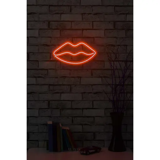 svijetleća zidna dekoracija KISS